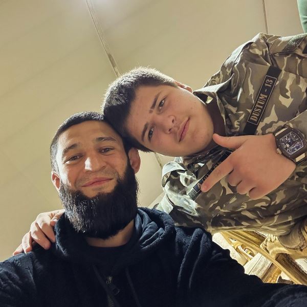 «Брат». Звездный боец UFC встретился с сыном Рамзана Кадырова. Фото