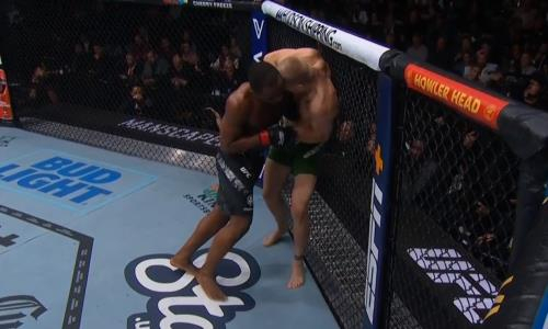 Скандалом обернулся бой жертвы Шавката Рахмонова на UFC 298. Видео