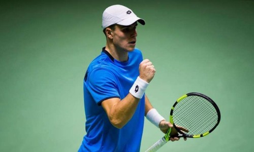 Казахстанский теннисист выиграл 13-й матч подряд и вышел в полуфинал турнира в США