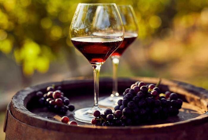 Развеян миф о пользе красного вина