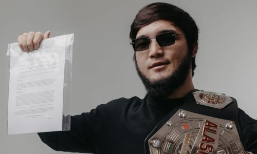 Боец из Казахстана подписал контракт с менеджером чемпиона UFC