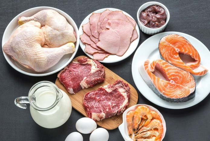 От лишнего веса до проблем с сердцем. Почему опасно есть много белка