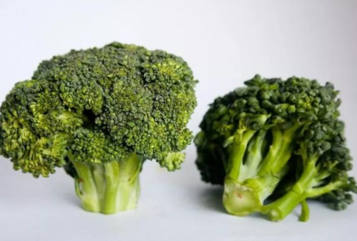 Не только молоко. Пенсионерам назвали лучшие продукты для укрепления костей