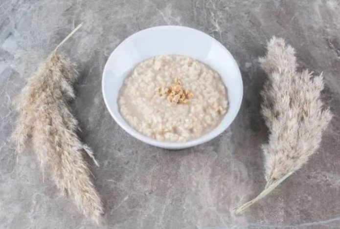 Этим трем категориям людей нельзя есть кашу на завтрак