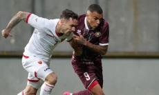 Самый дорогостоящий игрок КПЛ не забил пенальти. Его сборная проиграла