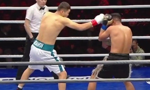 Казахстанец деклассировал непобежденного боксера