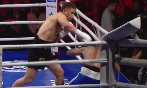 Нокаутом в первом раунде завершился бой казахстанского тяжеловеса против боксера с 43 победами