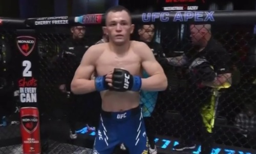 Боец из Казахстана переписал историю в UFC