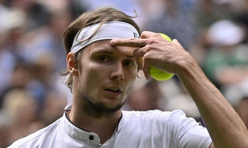 Лучший теннисист Казахстана узнал нового конкурента в чемпионской гонке ATP