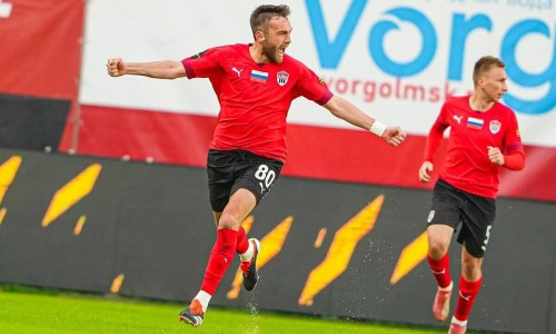 Клуб футболиста сборной Казахстана крупно победил и вышел в лидеры Первой лиги России 