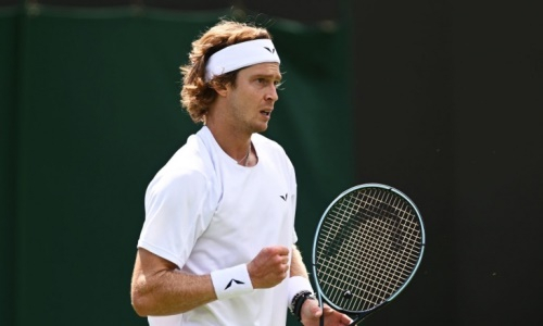 «Я виноват и мне стыдно». Российский теннисист извинился за поступок в матче с первой ракеткой Казахстана