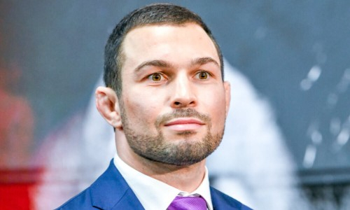 Известного файтера признали лучшим бойцом года за победу над казахстанцем