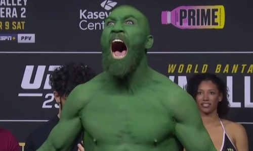 Молдавский боец зеленым пришел на дуэль взглядов в UFC. Видео