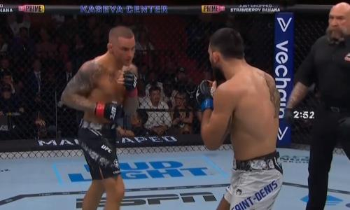 Видео полного боя Дастин Порье — Бенуа Сен-Дени с глухим нокаутом на UFC 299