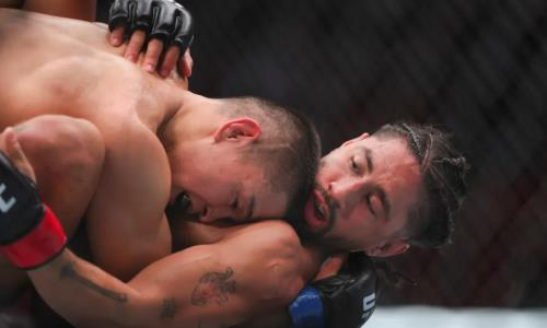 Казахстанский боец получил плохие новости от UFC после второй победы