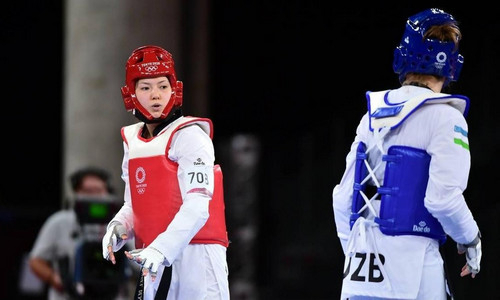 Двое казахстанских таеквондистов сразятся за лицензии на Олимпиаду-2024