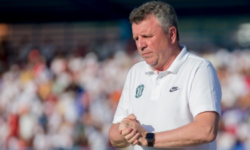 Матч клуба казахстанского тренера обернулся сенсацией в европейском чемпионате