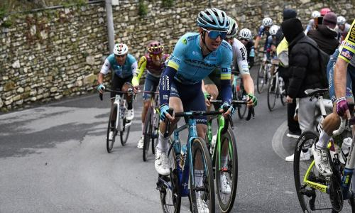 Гонщик «Астаны» финишировал 14-м на третьем этапе «Вуэльты Каталонии»