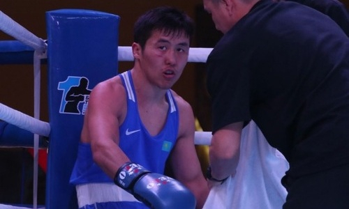 Казахстанский боксер вышел в полуфинал турнира в Литве