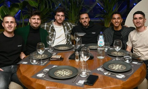 Футболисты сборной Греции отметили разгром Казахстана. Фото