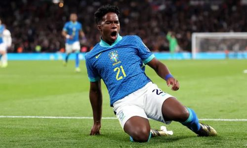 Гол 17-летнего футболиста решил исход матча Англия — Бразилия. Видео