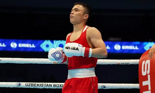 Разгромом с нокдауном завершился бой казахстанского боксера на турнире в Баку