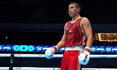 Появилось видео нокаута титулованного казахстанского боксера в бою за медаль