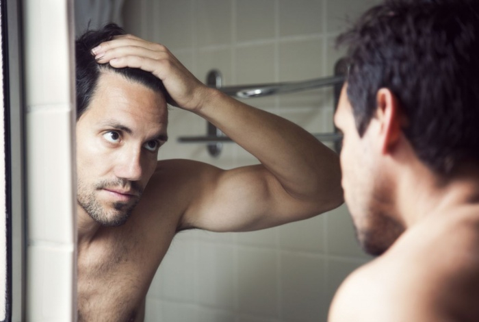 Эксперт назвал простое домашнее средство от выпадения волос