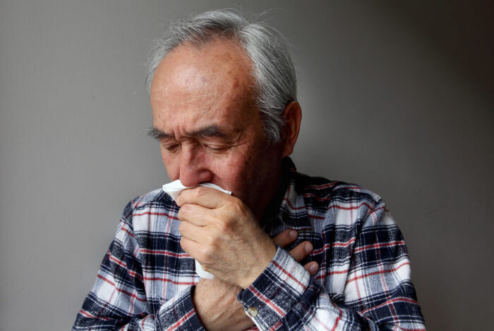 Затяжной кашель назвали симптомом нескольких опасных болезней