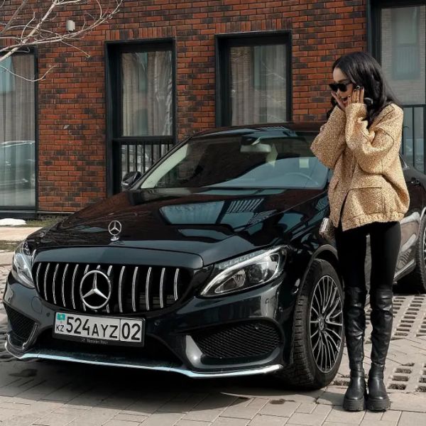 Еркебулан Сейдахмет сделал роскошный подарок супруге на восьмое марта. Фото