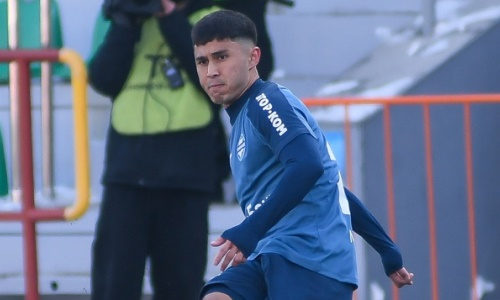 Два гола за три минуты. Казахстанский футболист отыграл полный матч в зарубежном чемпионате