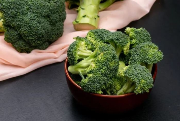 Названы шесть недорогих продуктов, которые помогают предотвратить онкологию