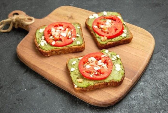 Гастроэнтеролог рекомендовал самый полезный бутерброд