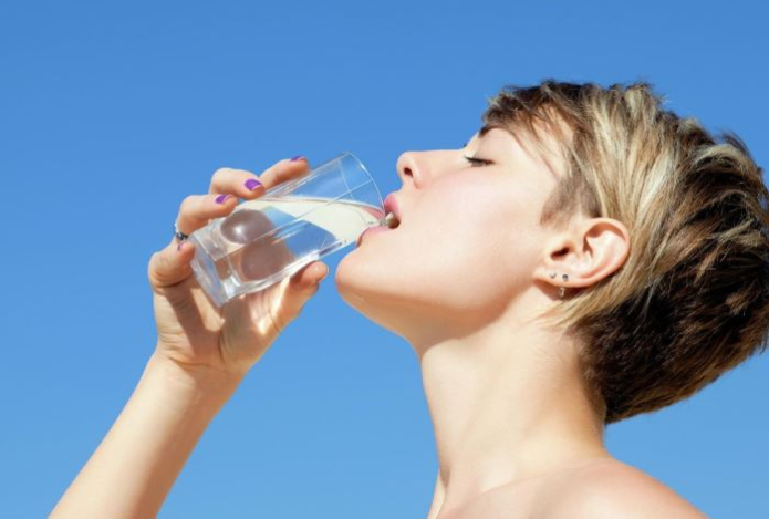 Пьете натощак теплую воду? Вот что с вами будет