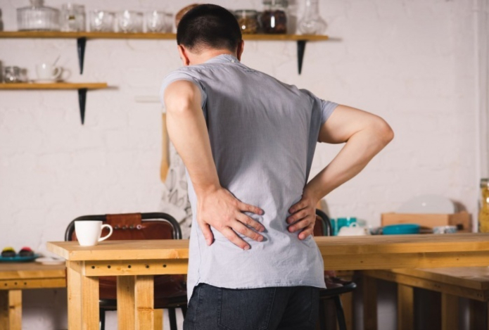 На какие проблемы указывает изменение цвета мочи?