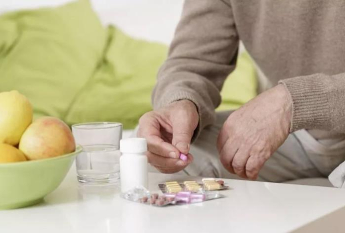 Еда и лекарства. Вот какие продукты мешают разжижать кровь с помощью таблеток