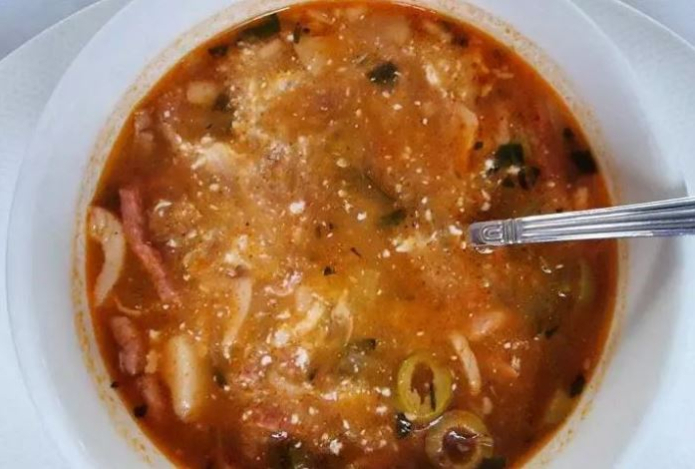 Назван самый вредный суп. Он очень популярен в обществе