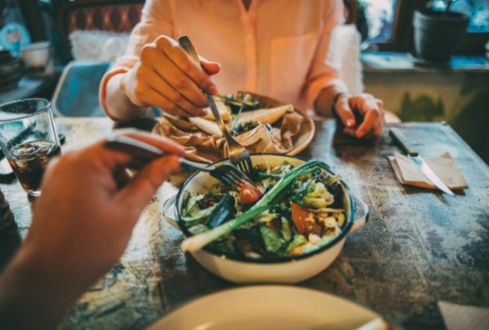 Названы продукты, которые помогают бросить курить