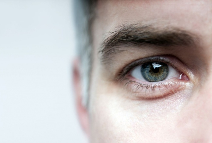 По частоте моргания можно выявить признаки серьёзных заболеваний