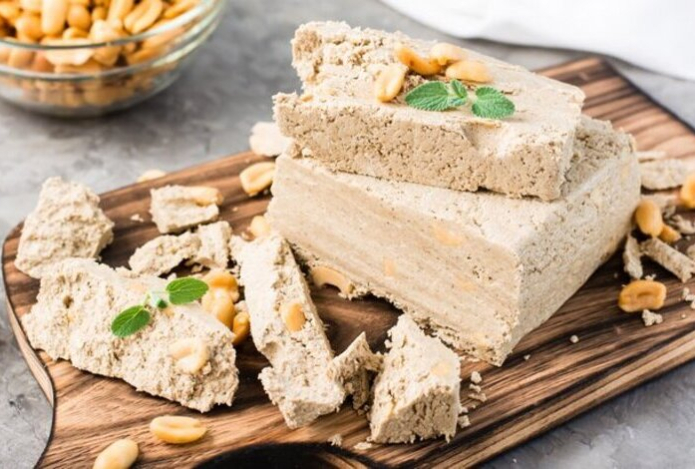 Пожилым людям посоветовали добавить в рацион халву