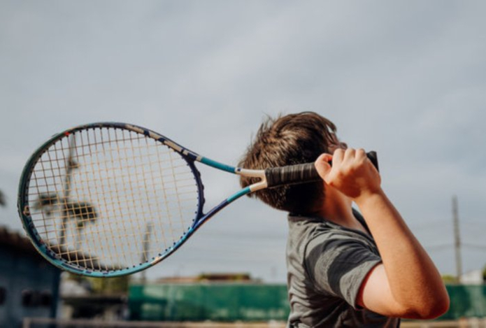 Чем полезен большой теннис для детей?