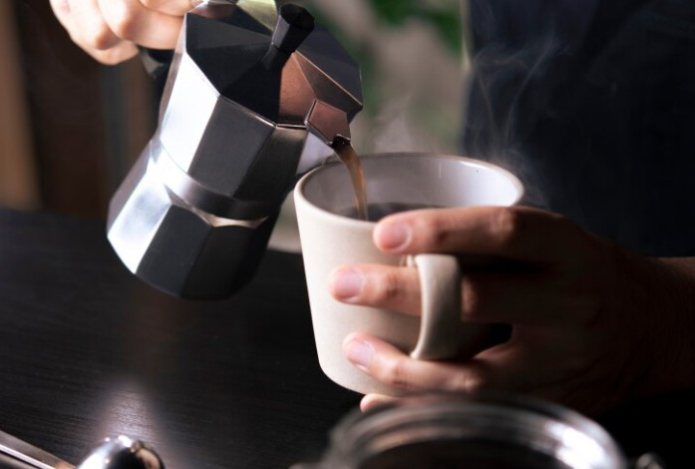 Почему опасно пить кофе натощак