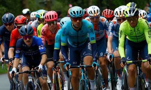 Гонщик «Астаны» финишировал в десятке лучших пятого этапа «Тура Страны Басков»