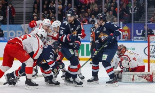 «Металлург» проиграл матч полуфинала Кубка Гагарина с ошибкой хоккеиста сборной Казахстана
