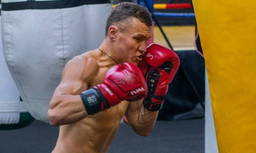 Казахстанский профи-боксер зарубился в кровь со звездой ММА