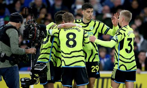 Болельщики «Арсенала» толпой побили фаната «Баварии» во время матча Лиги Чемпионов. Видео