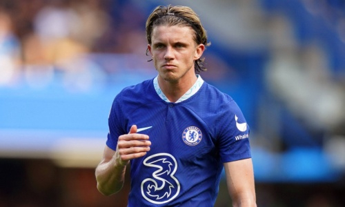 Европейский топ-клуб решил продать 11 футболистов