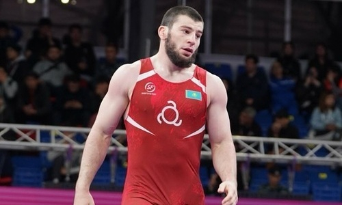 Разгромом закончился финал Казахстана за «золото» чемпионата Азии по борьбе