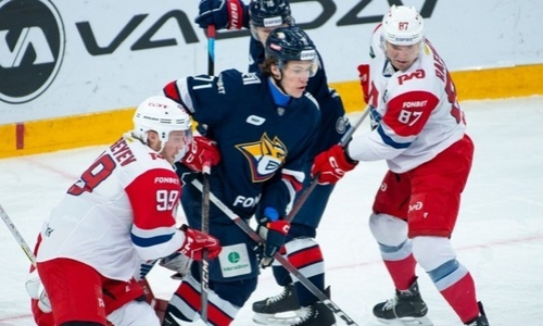 Драмой завершился первый матч финала Кубка Гагарина с участием игроков сборной Казахстана