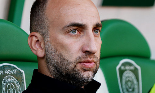 «Не знает, как надо играть». Магомед Адиев столкнулся с серьезными проблемами